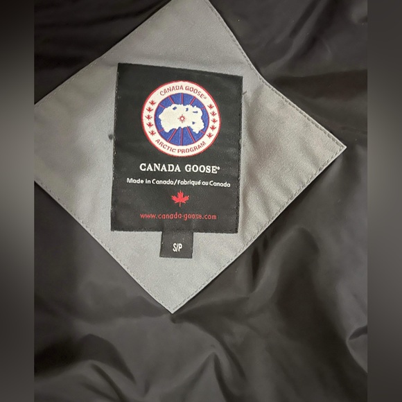 Canada Goose Women’s Size Small Authentic - Picture 5 of 7